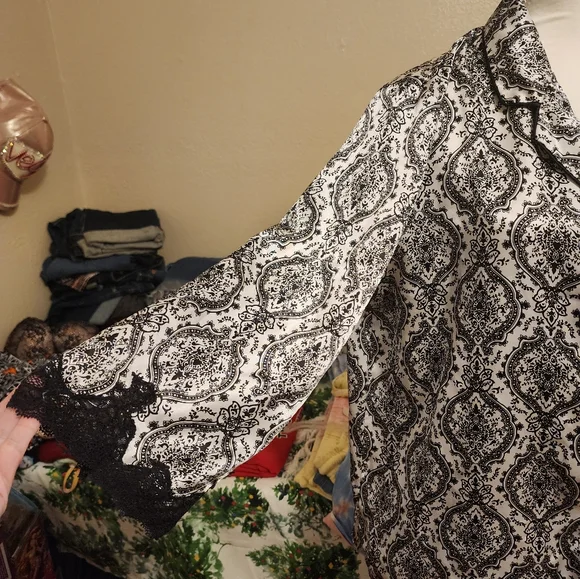 Women's Sleepwear - Picture 14 of 16